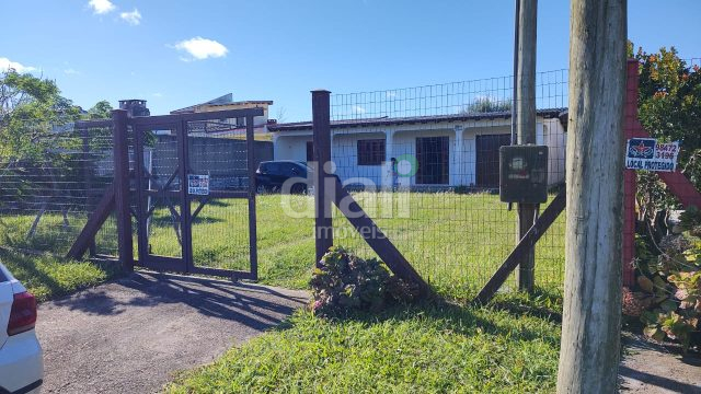 CASA NO CENTRO NA PRAIA DE PINHAL