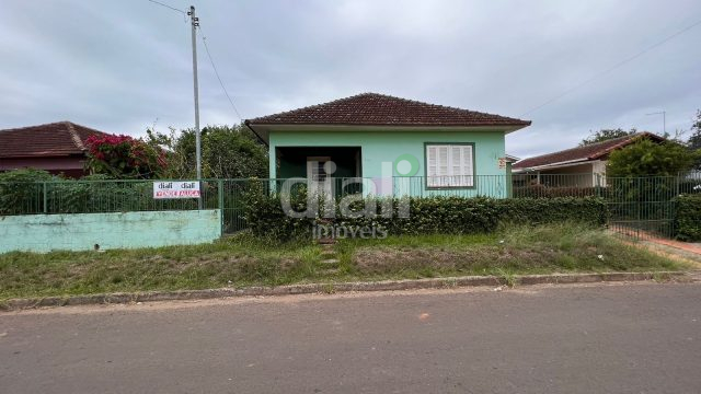 AMPLA CASA BEM LOCALIZADA