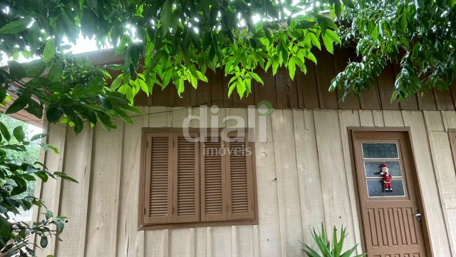 CASA MISTA EM BOA VIZINHANÇA NO PASSO DA ALDEIA EM TAQUARI-RS