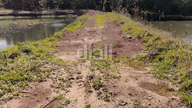 SITIO A VENDA NA AMORAS COM ÓTIMA LOCALIDADE!