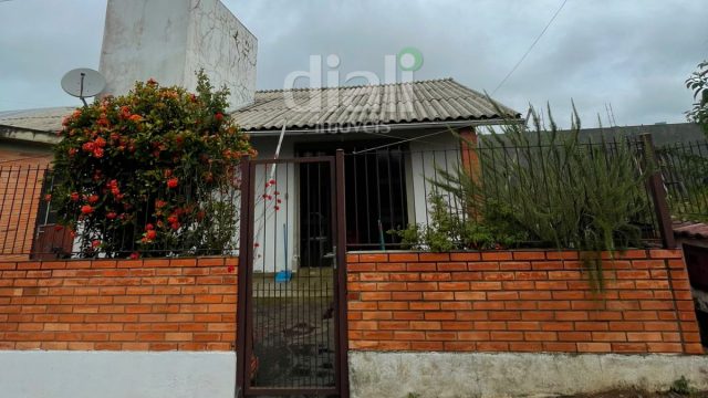 CASA GRANDE DE ALVENARIA A VENDA, ESPAÇOSA E BEM ESTRUTURADA!
