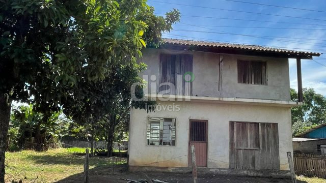 CASA E TERRENO DE GRANDE OPORTUNIDADE A VENDA.