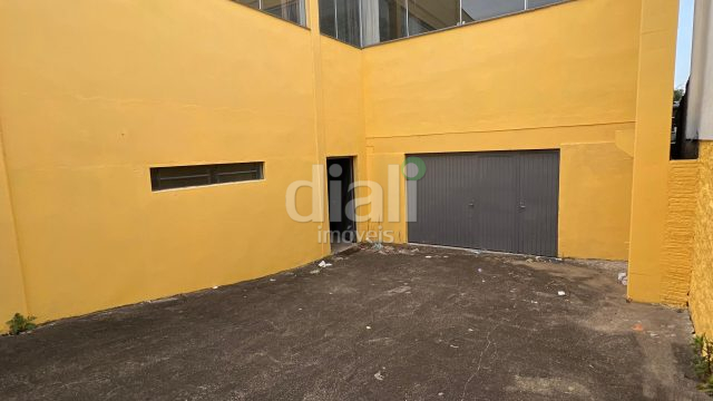 AMPLO ESPAÇO COMERCIAL AO LADO DA ESKIMÓ SORVETES